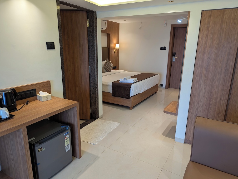Savyasaachii Hotel, Mahabaleshwar - Pure Veg