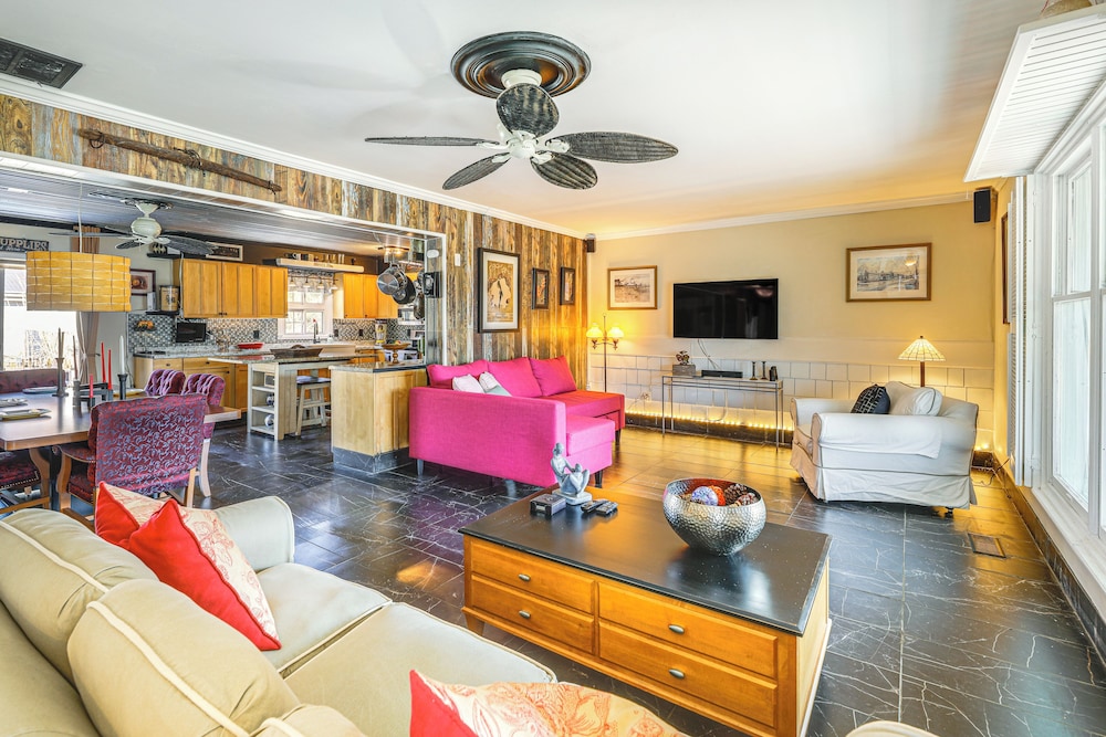 Family Home w/ Private Pool & Hot Tub in Lewes