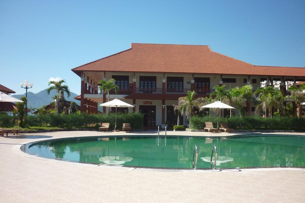 Lăng Cô Beach Resort