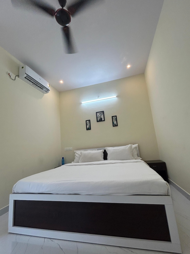 Sriram Guest House