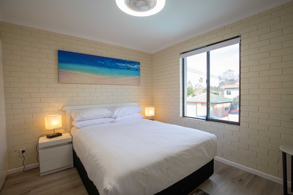 Charming 2-bed Apartment With Bay Views