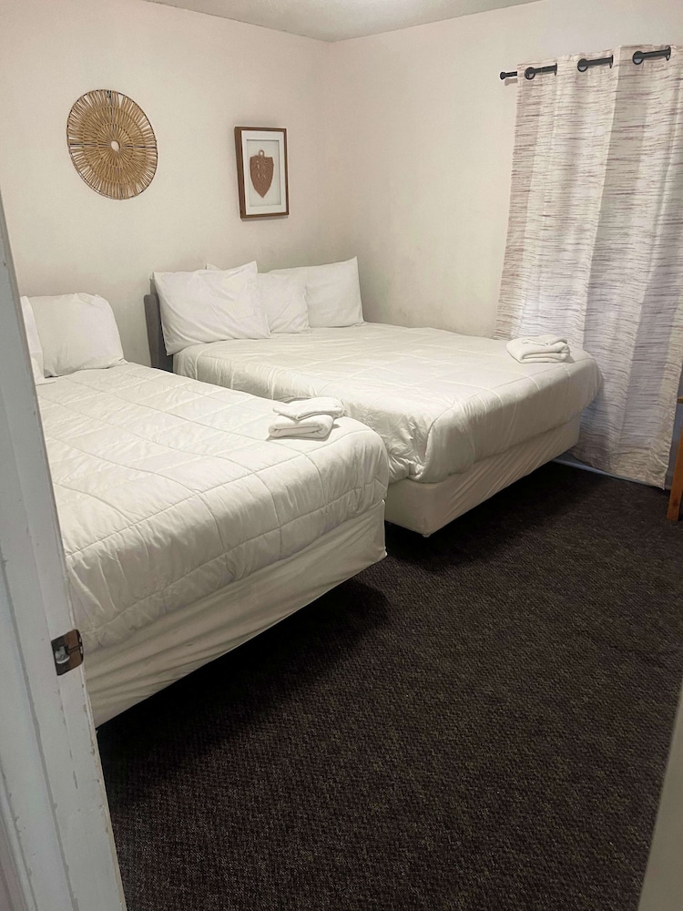 Hardwood Guesthouse