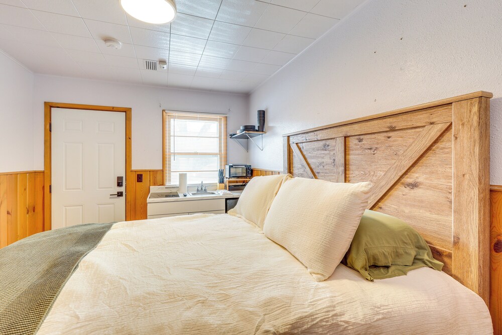 2 Mi to Black Hills Natl Forest: Convenient Pad!