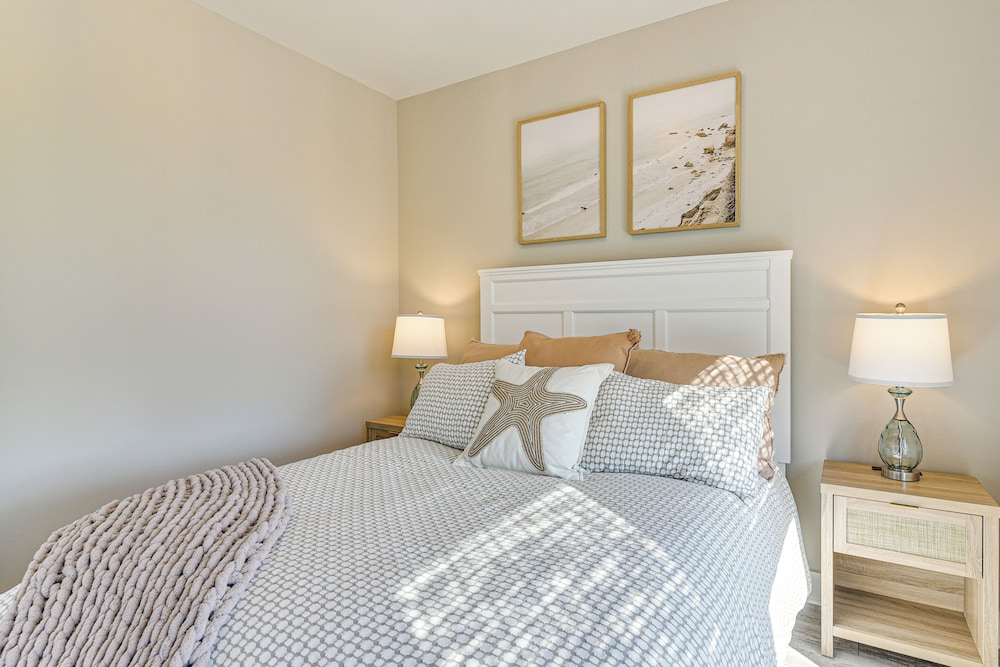 1 Mi to Galveston Beach, Seawall: New Tiny Home!