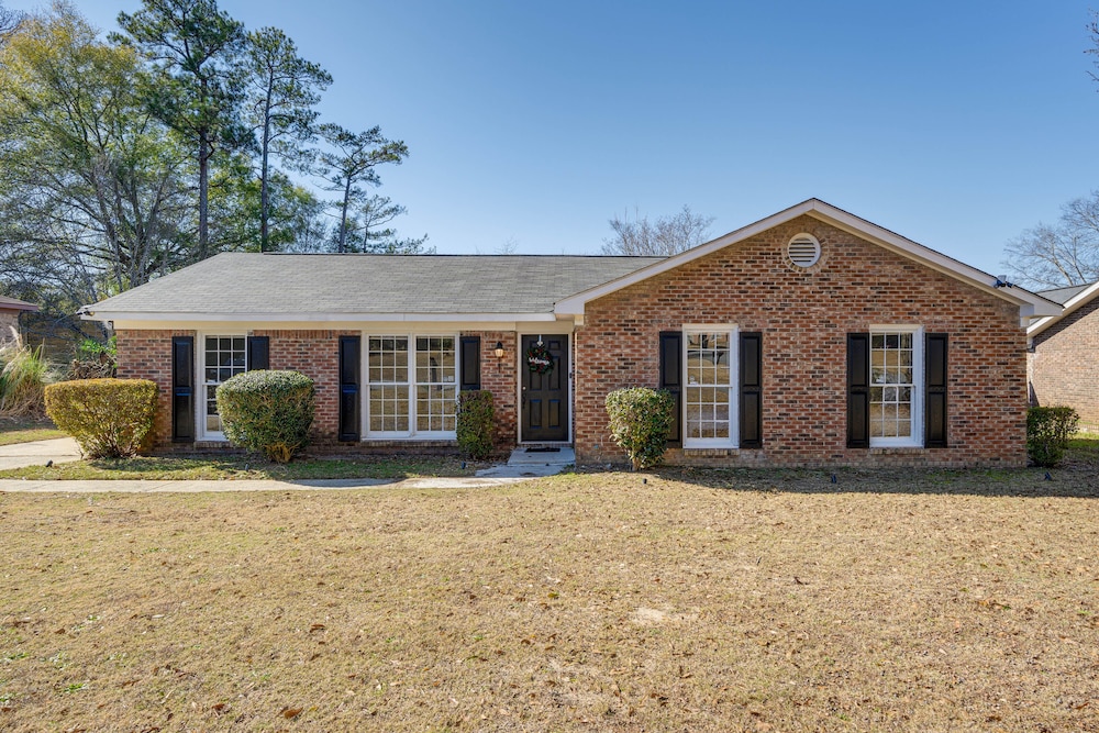 5 Mi to Fort Moore: Quiet Columbus Home w/ Yard