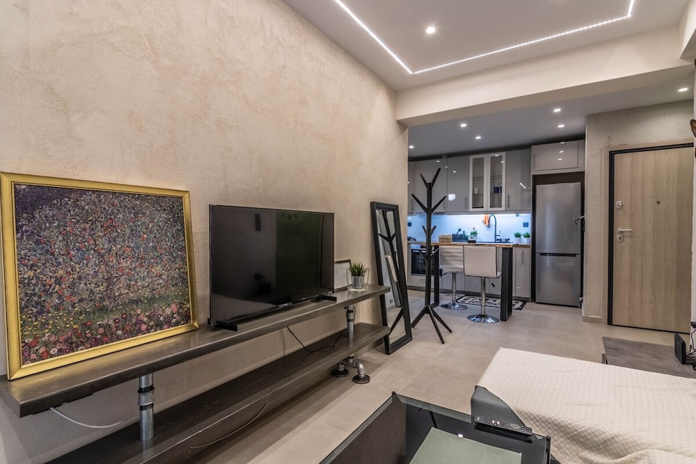 Downtown Cozy Studio in Exarchia