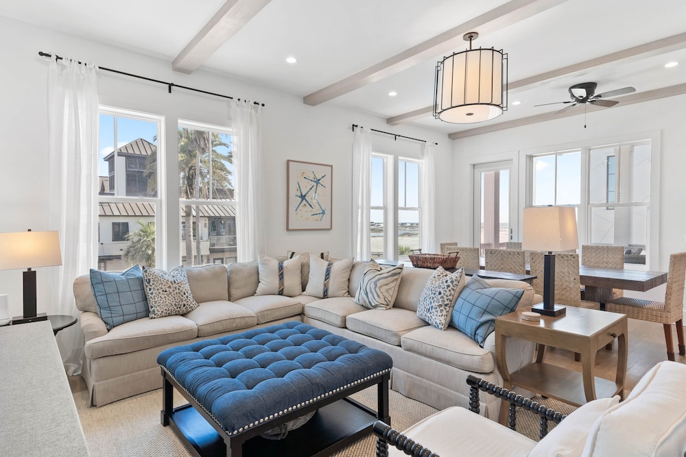 Grayt Digs by Avantstay Next to Beach Oceanview