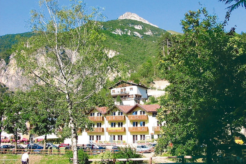 Photo 12