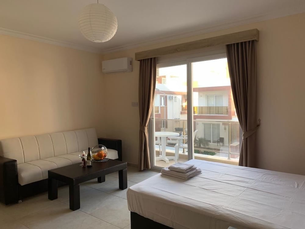 Royal Sun Residence Wave 2 apartment view 4