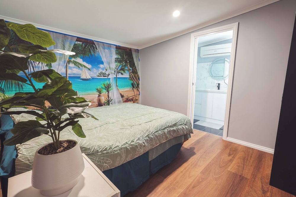 Cozy Family Home in Long Gully, Perfect for Relaxation