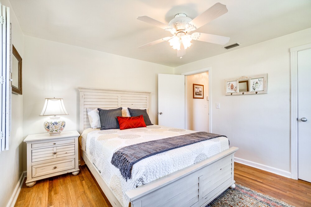 Vintage Mount Dora Cottage w/ Screened Porch!