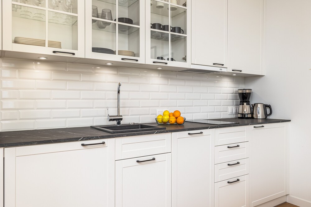 Sunny Coast Studio by Renters view 4