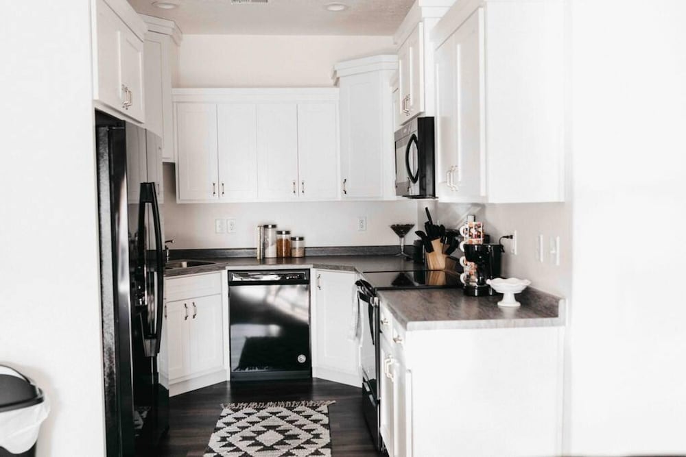 NEW Condo Cache Valley 3BR 2BA - Sleeps 7 view 3