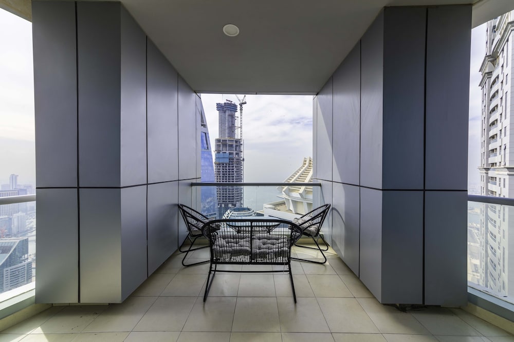 Maison Privee - High-Floor Trendy Apt w/ Marina, Palm & Ocean Vws