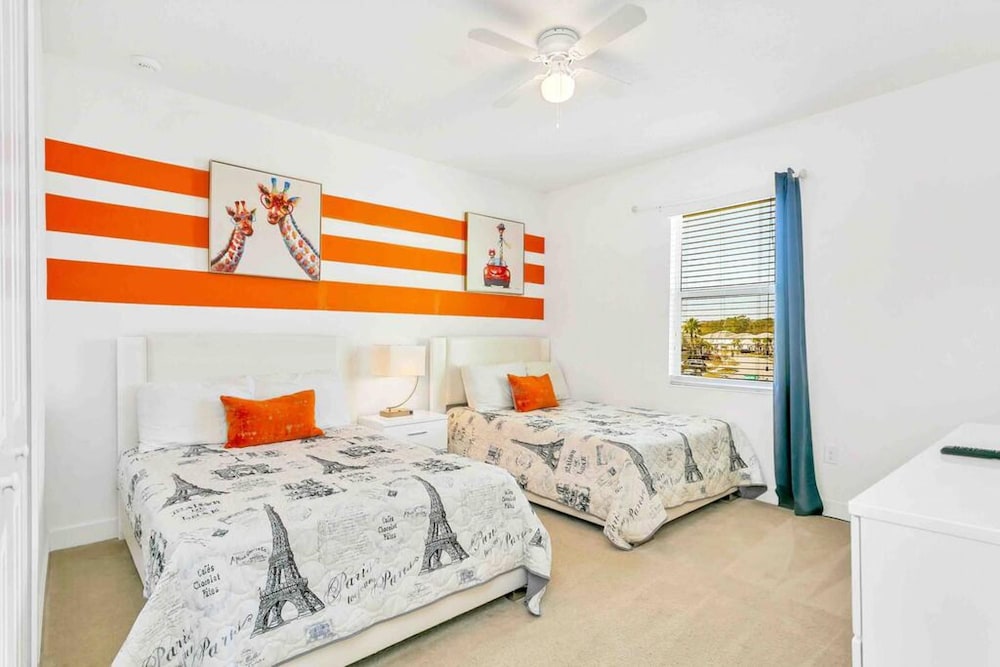 Super Size - 11br Spacious Home w Pool HOT TUB