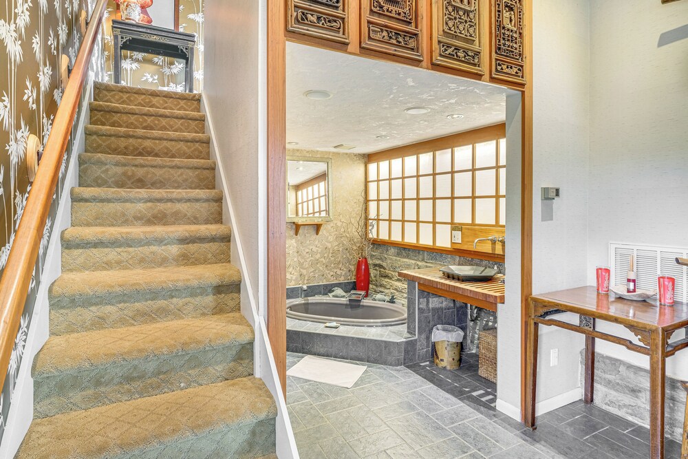 9-acre New River Retreat Near Radford University