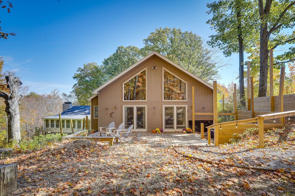 Delaware 'wooded River Retreat' w/ Views & More view 5