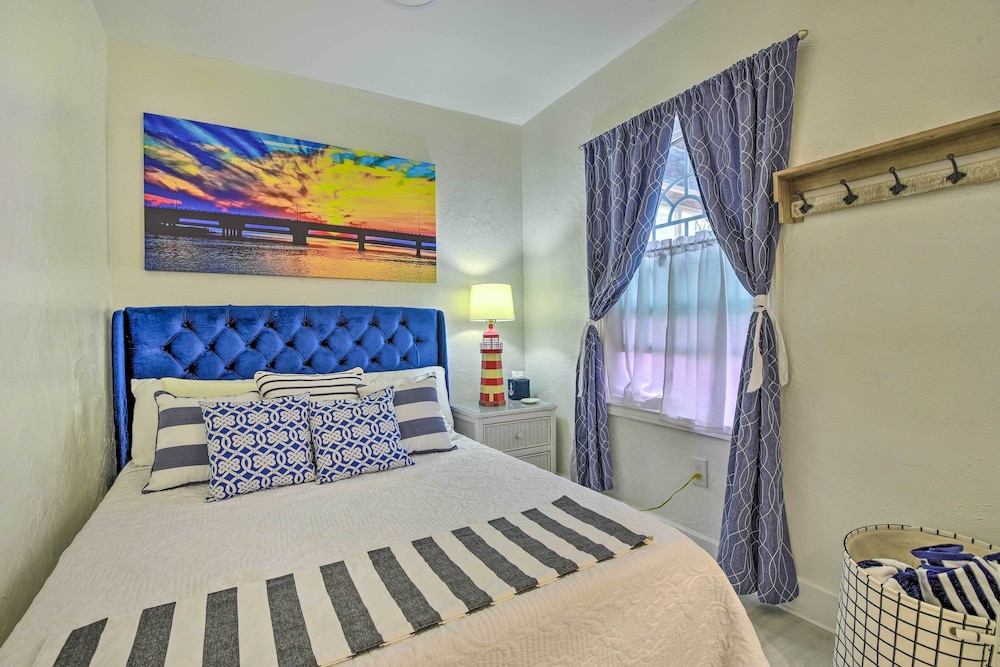 Sarasota Home in Historic District w/ Patio!
