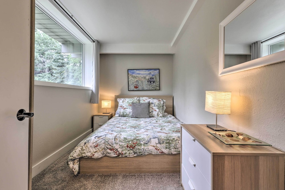 Modern Mountain Escape on Golf Course w/ Hot Tub! - Property Image 26