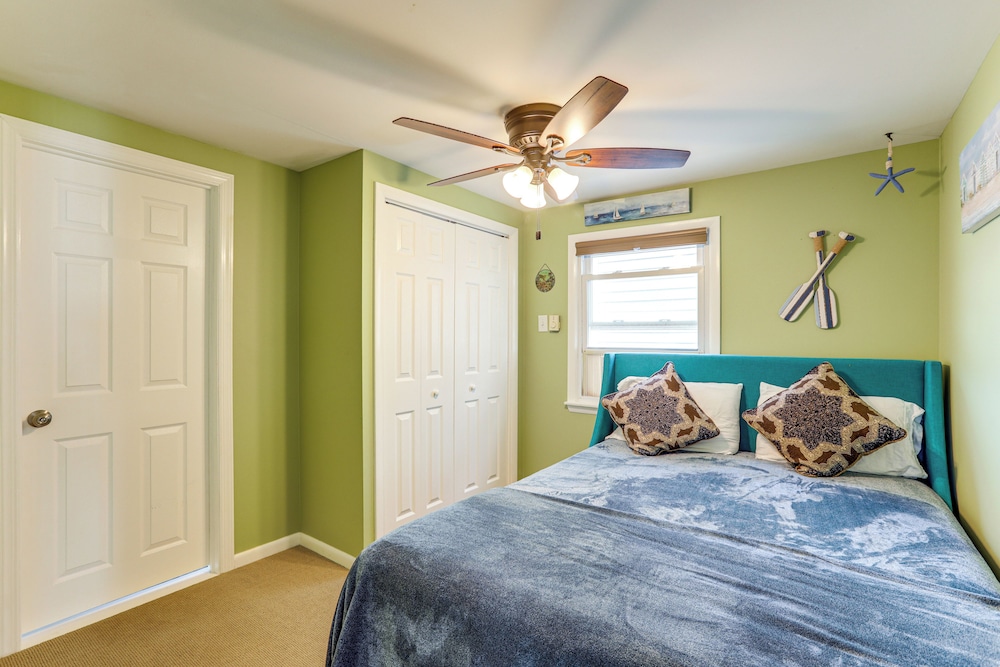 Walk to Public Beach: Bayfront Jersey Home w/ View