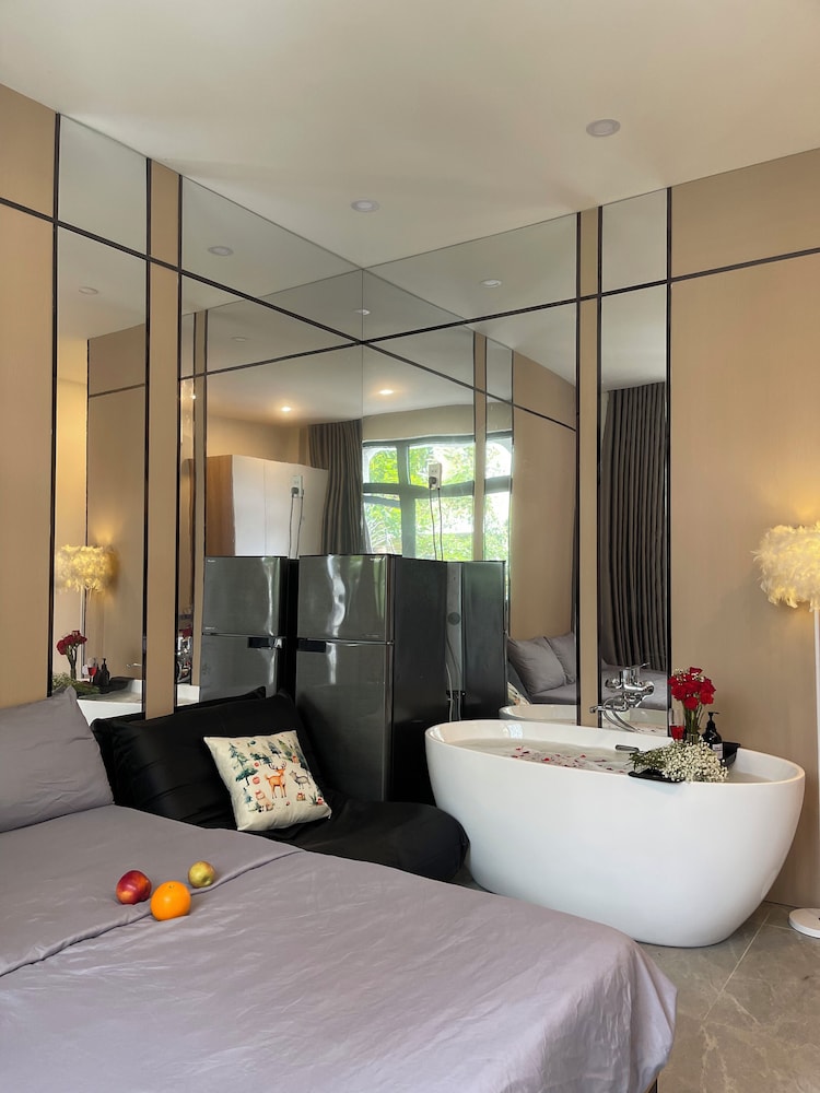 Unite StayCation Le Van Sy