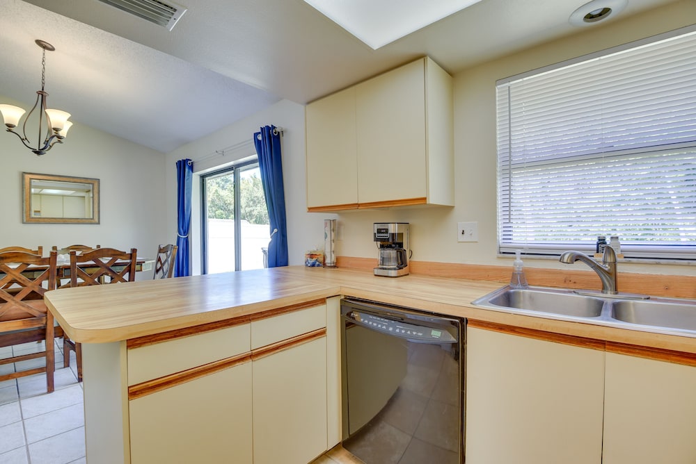Bradenton Vacation Rental Home: Patio & Backyard view 2