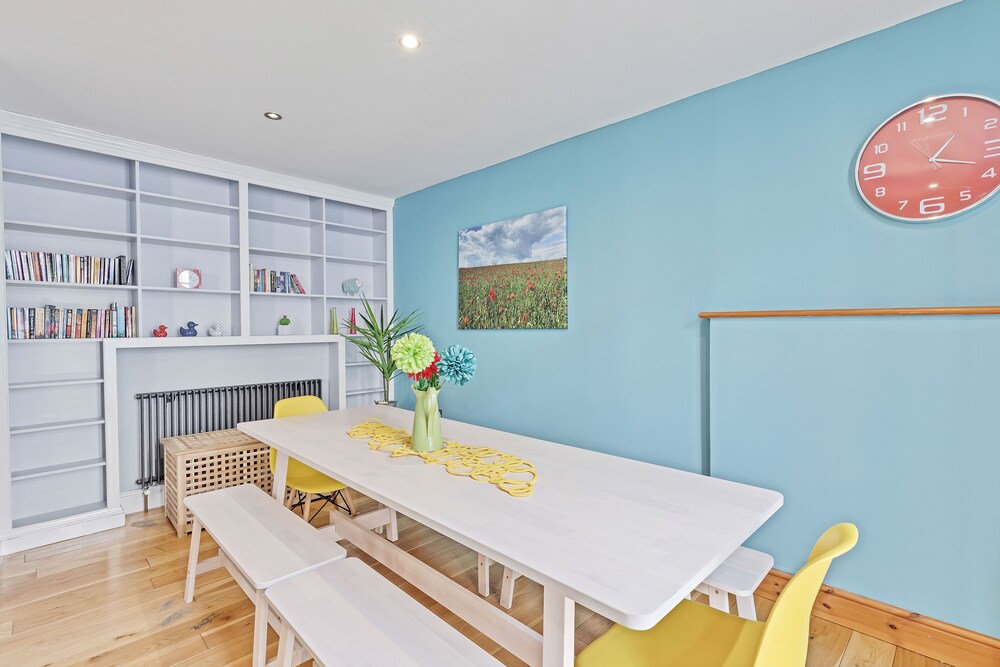 Pebble Mews House | By My Getaways | Parking for one small car