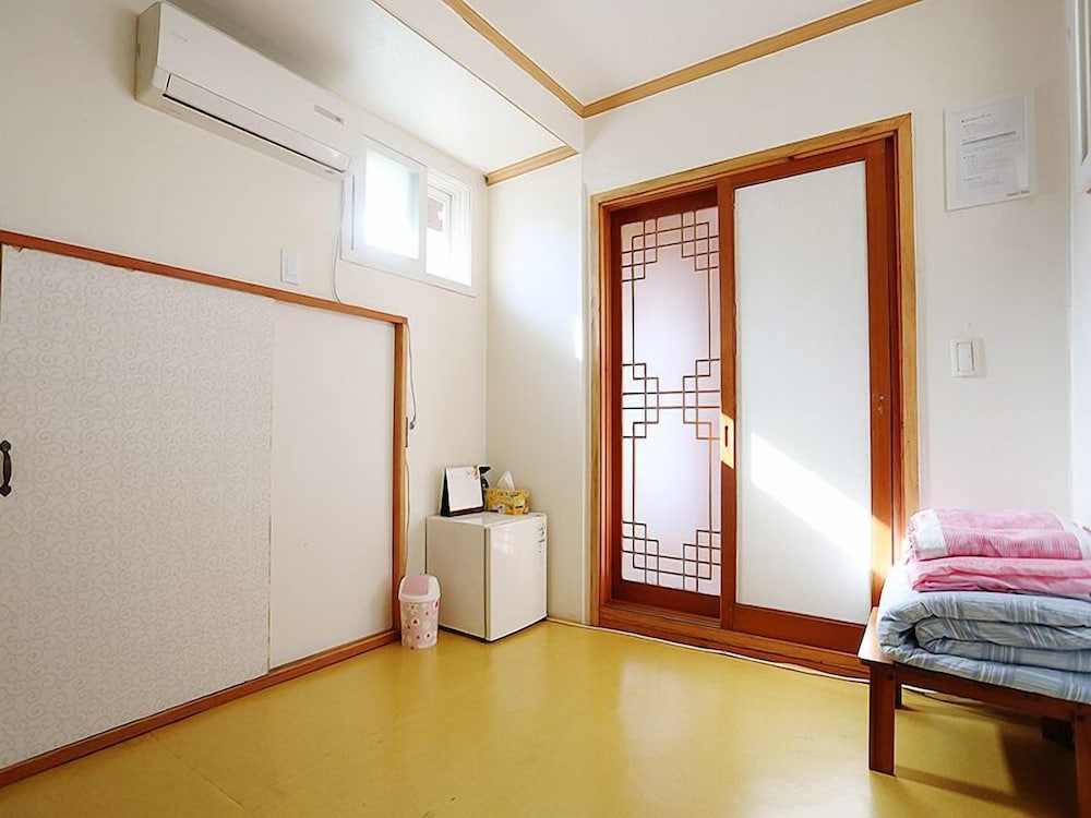 Inwoo House