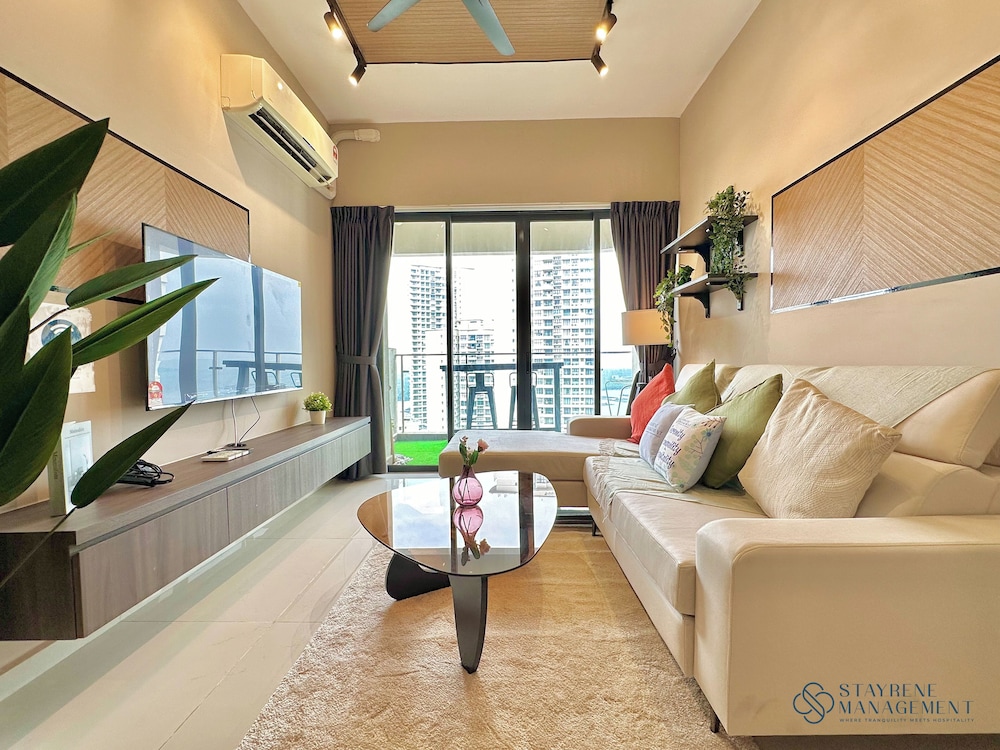 Country Garden Danga Bay Sea View Homestay by Stayrene