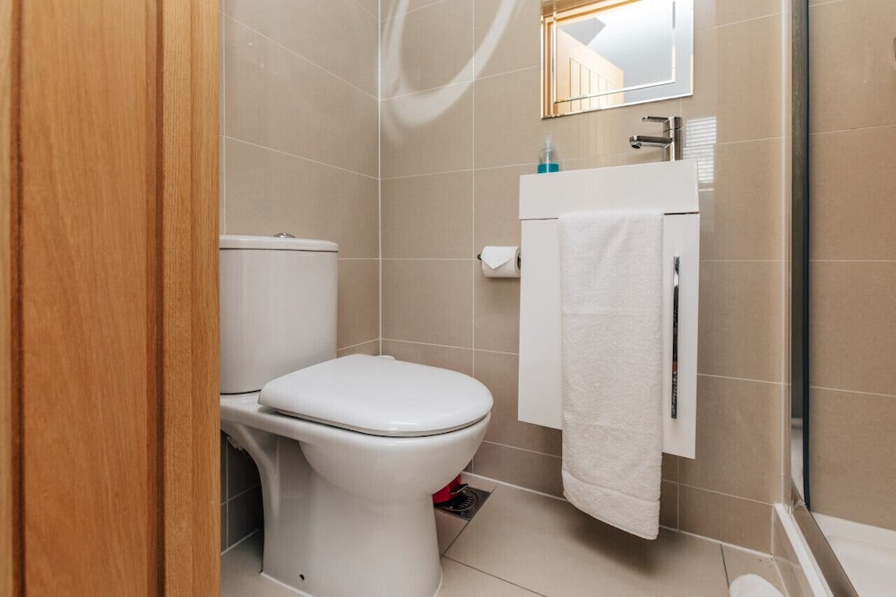 Seagrass Henley - 2 Bed Entire Serviced Apartment view 3