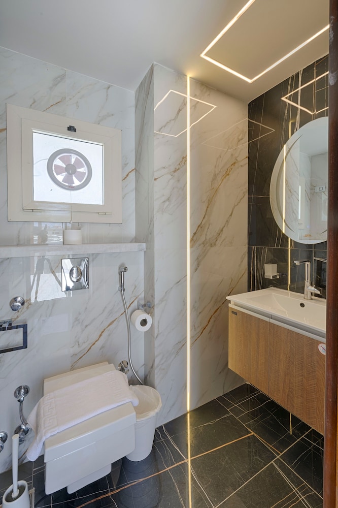 Vesta - Luxury Villa - 3BR - CFC I