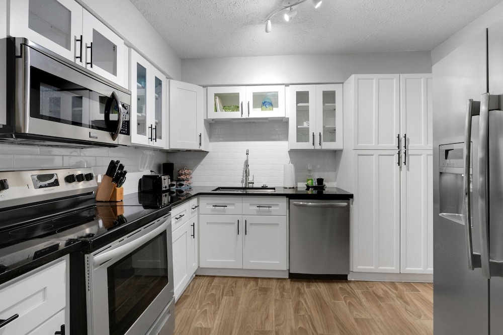 Family-friendly 3br Oasis In Powder Springs 3 Bedroom Home