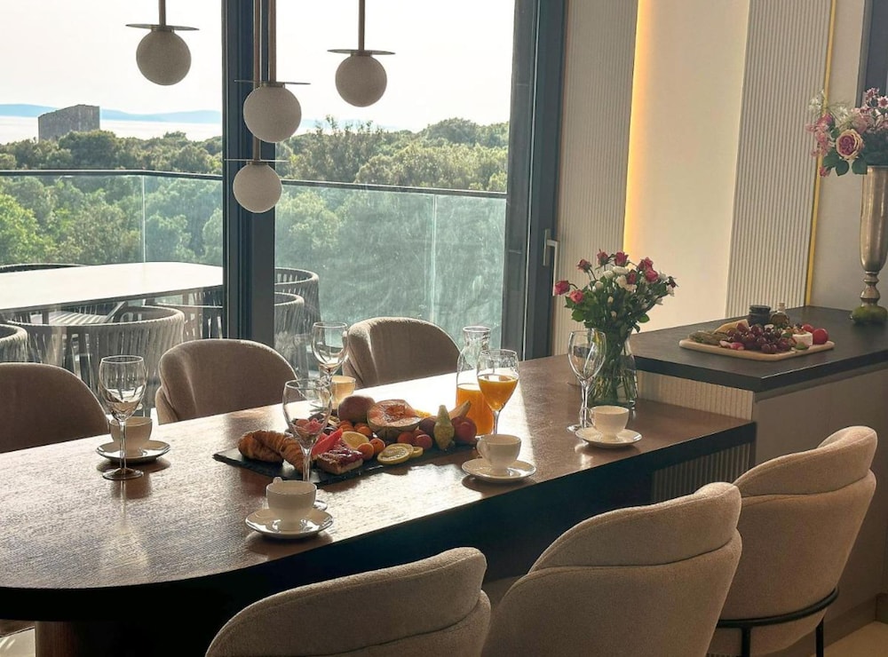 Leonarda Waterfront Residences