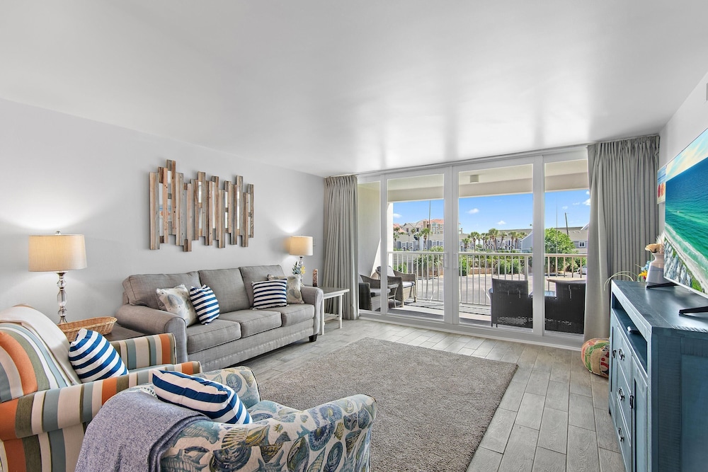 Shoreline Towers 3033