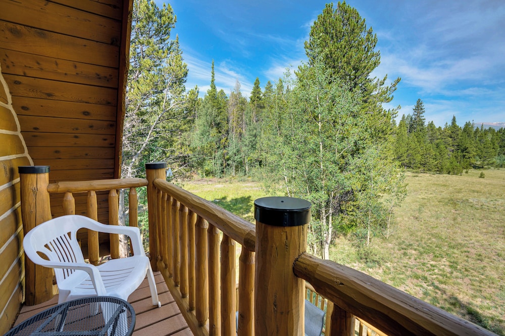 24str-00023 Fairplay Cabin w/ Hot Tub on 4 Acres!