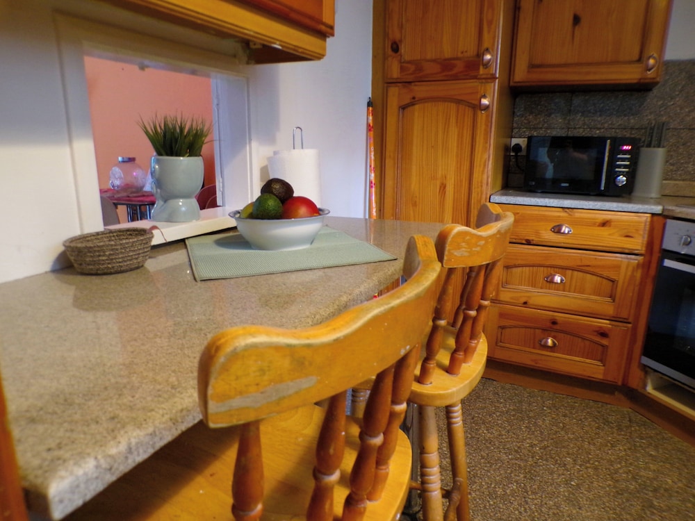 Apartmentsleeps7-paddington-balcony-bbq-ac