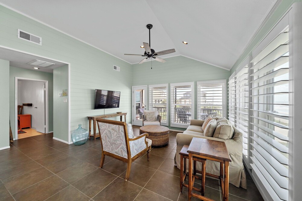 Maree by the Sea by Ryson Vacation Rentals