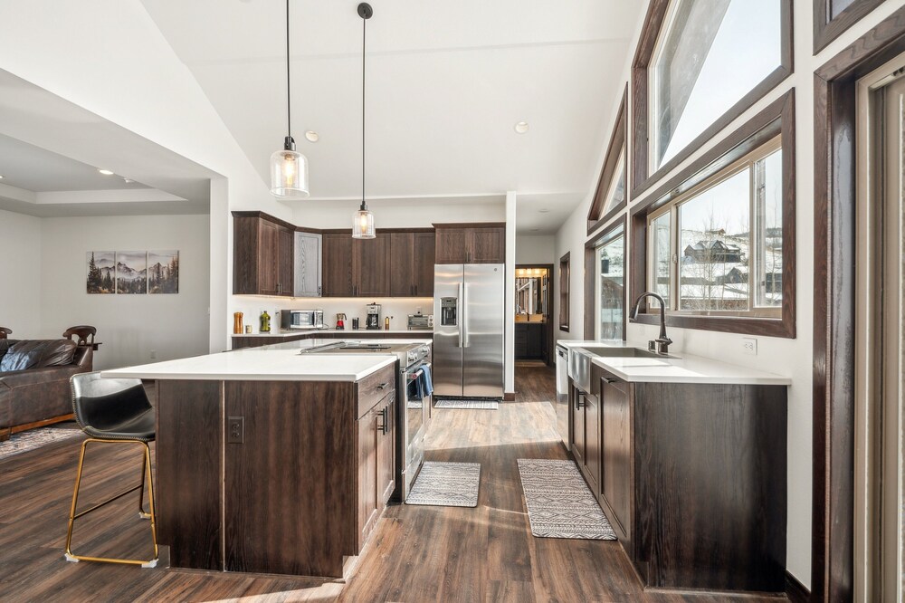 Mountain Bliss Retreat 4 Bedroom Home