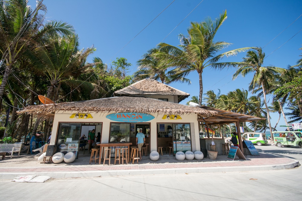 Hangin Kite Center & Resort