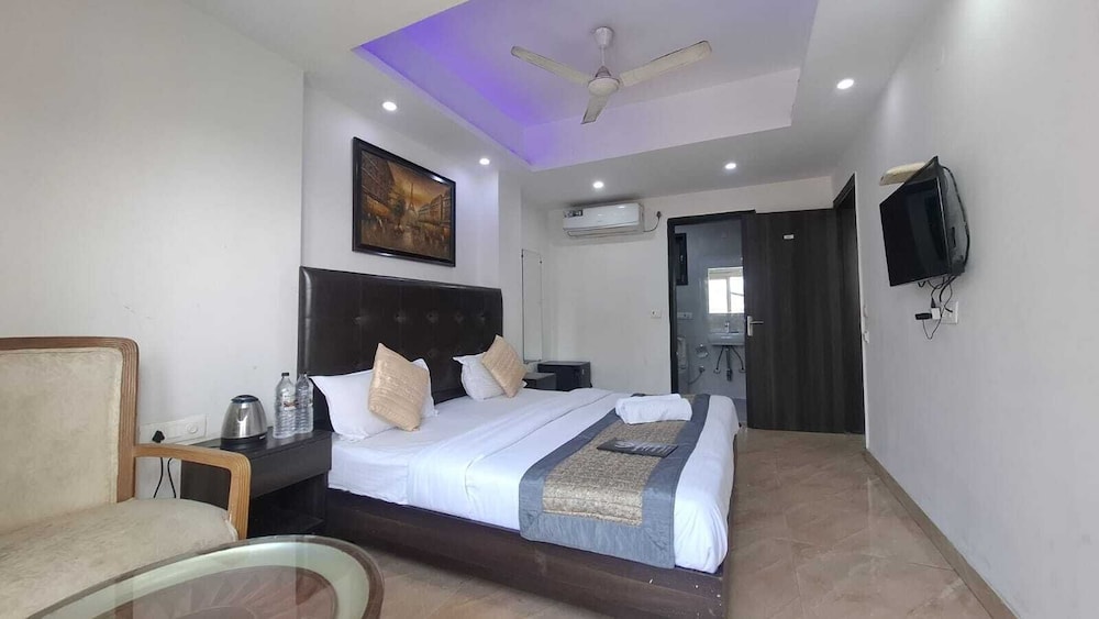 Hotel Taj Homestay- A Unit of Sahni's