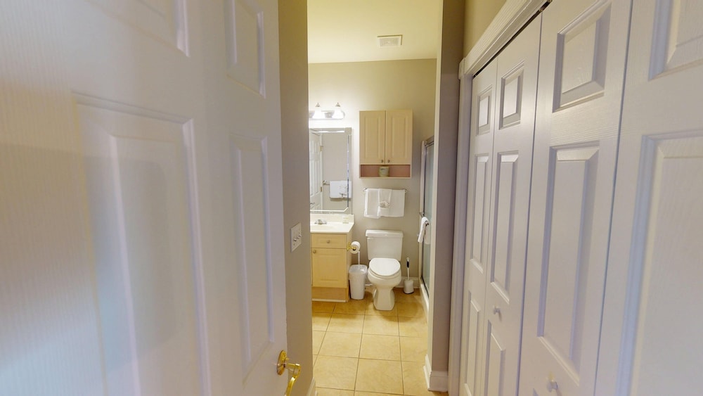 Magnolia Pointe Luster Leaf 4879-303 2 Bedroom Condo