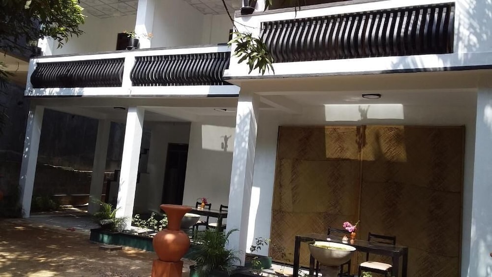 Sanjee'sHome & Lanka Ayurveda