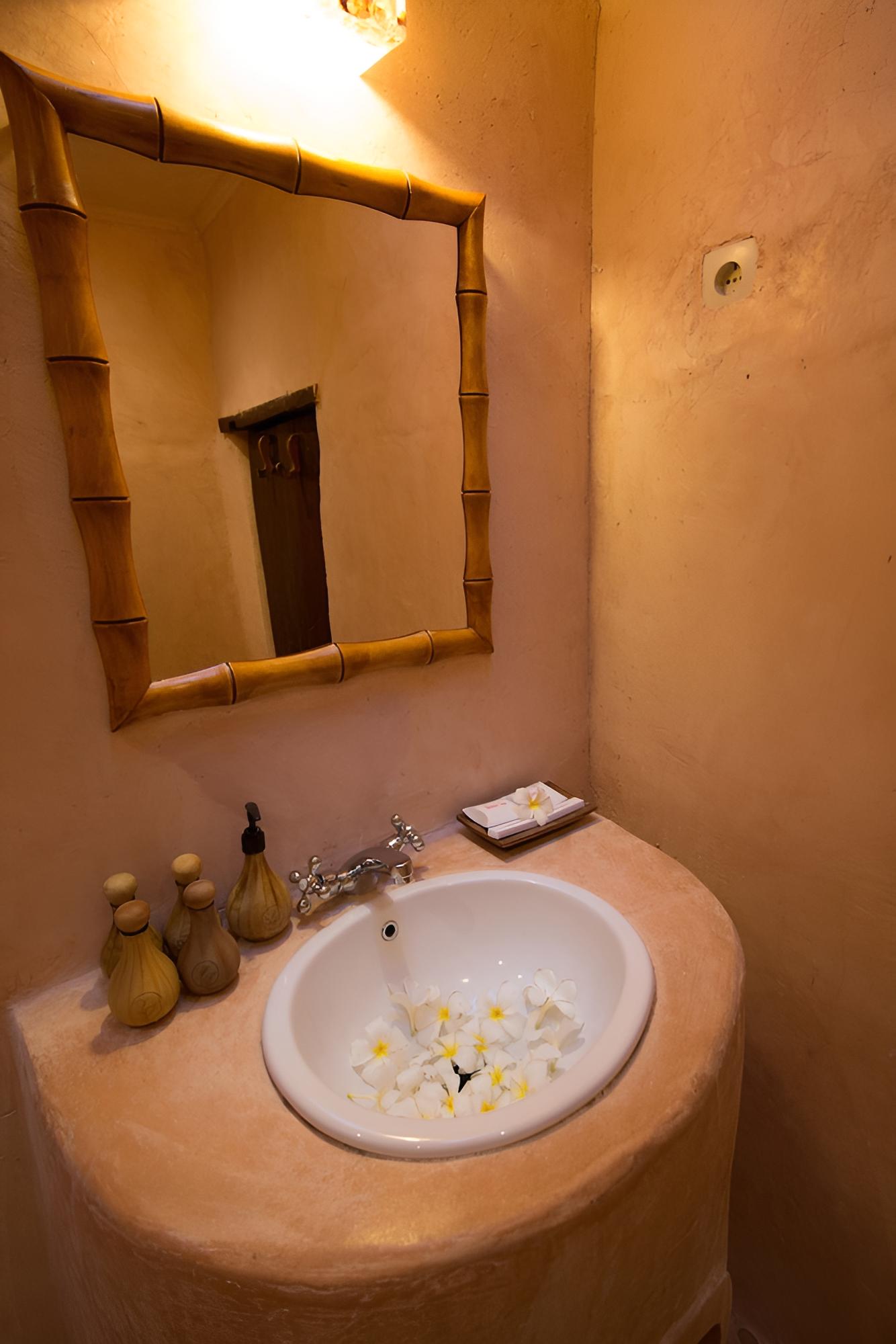 La Taverna Suites