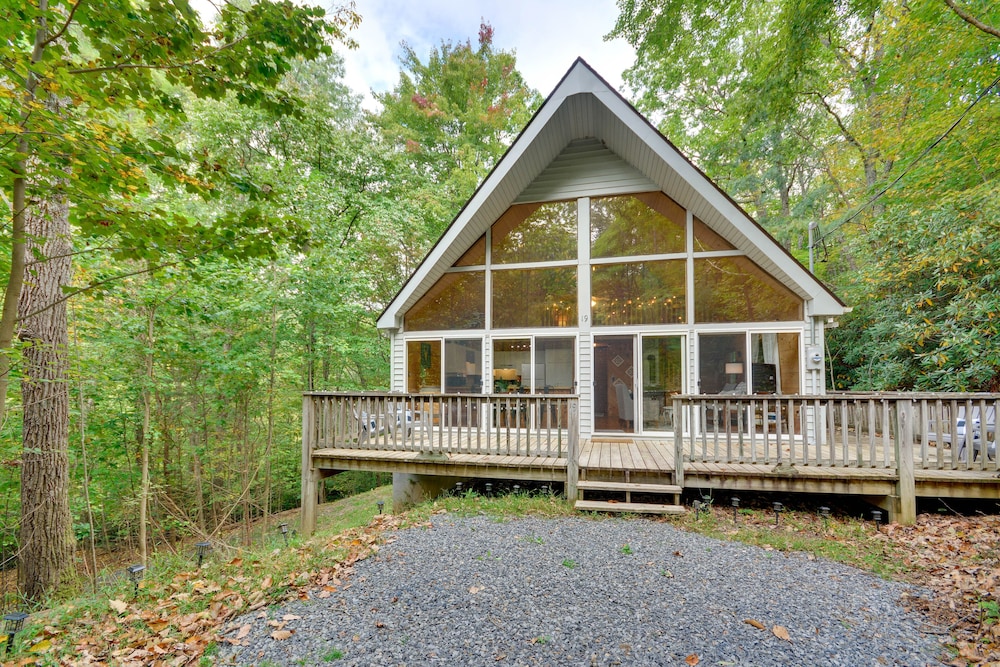 Serene Fancy Gap Cabin Retreat in Private Setting! view 2