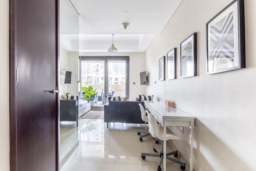 Spacious + Functional Studio Apt in Downtown Dubai