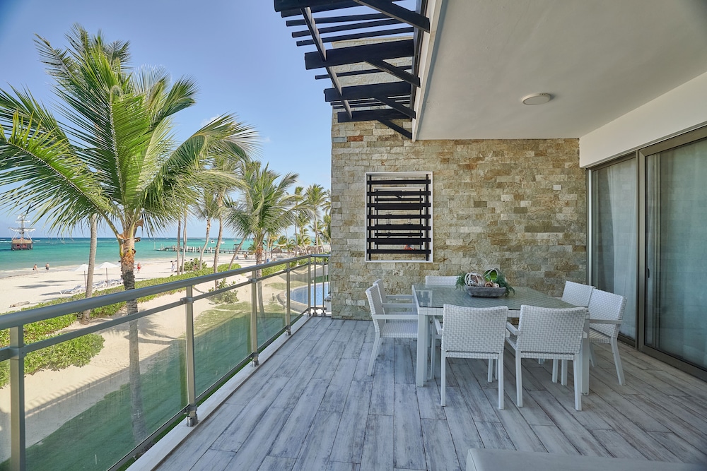 Costa Atlantica Beach Condos