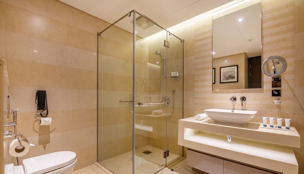 Elegant 1BR Near Wafi Mall Central Dubai Stay