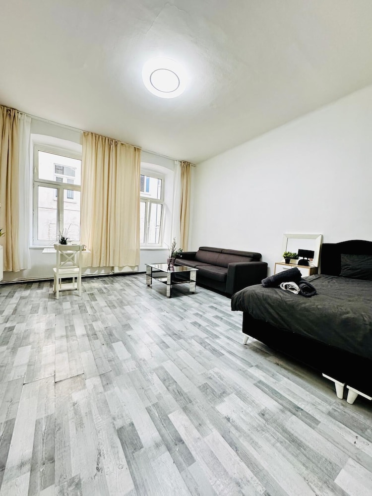 Beautiful Studio Apt Near Rathausplatz