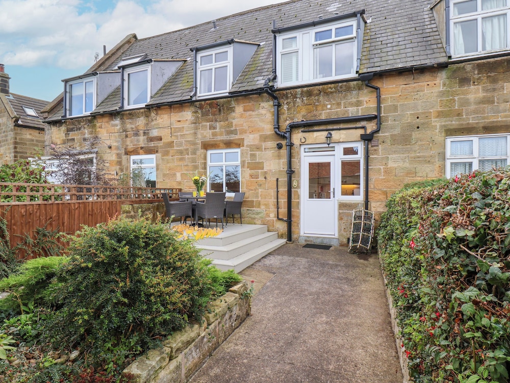 Maypole Cottage