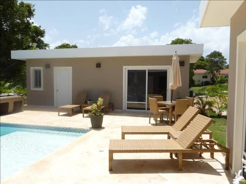 Fantastic 4 Bedroom Villa With Pool